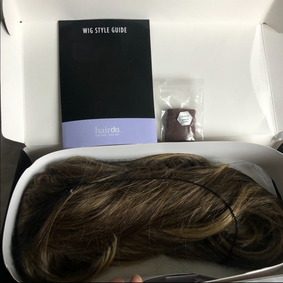 Hairdo Long With Layers Synthetic Wig - Picture 5 of 7